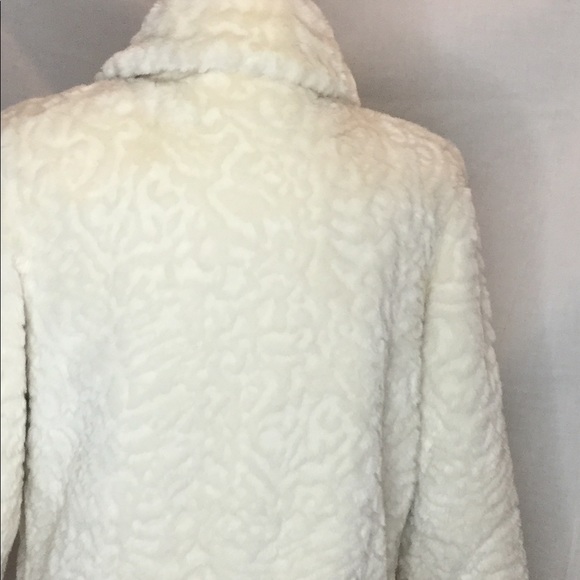 Soft and Furry winter white jacket size S - Picture 5 of 8